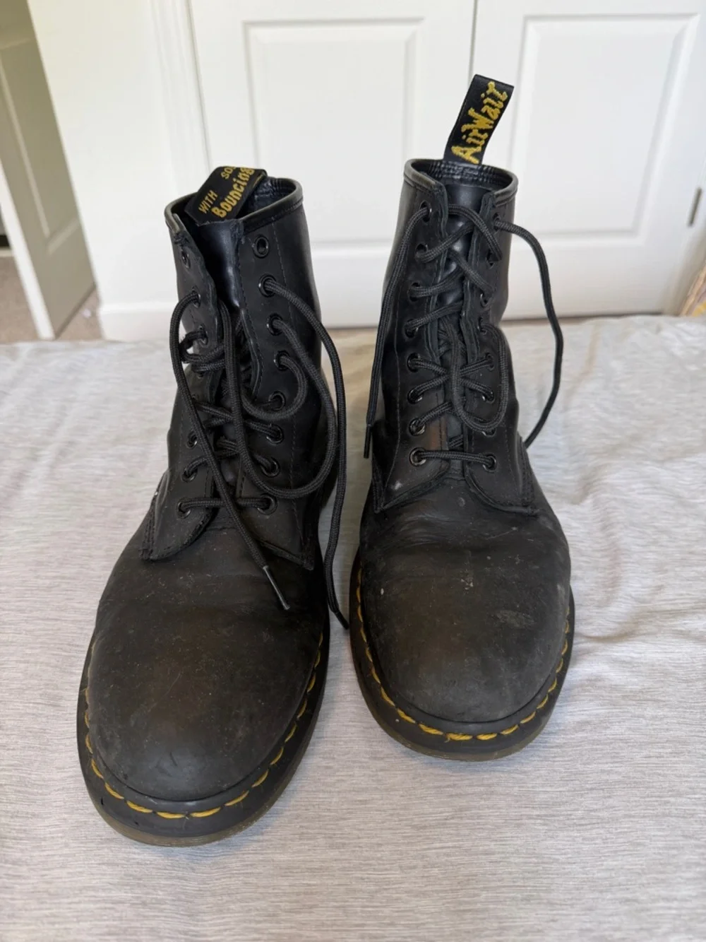 Dr. Martens Black Leather Classic Lace-Up Boots (size M9)